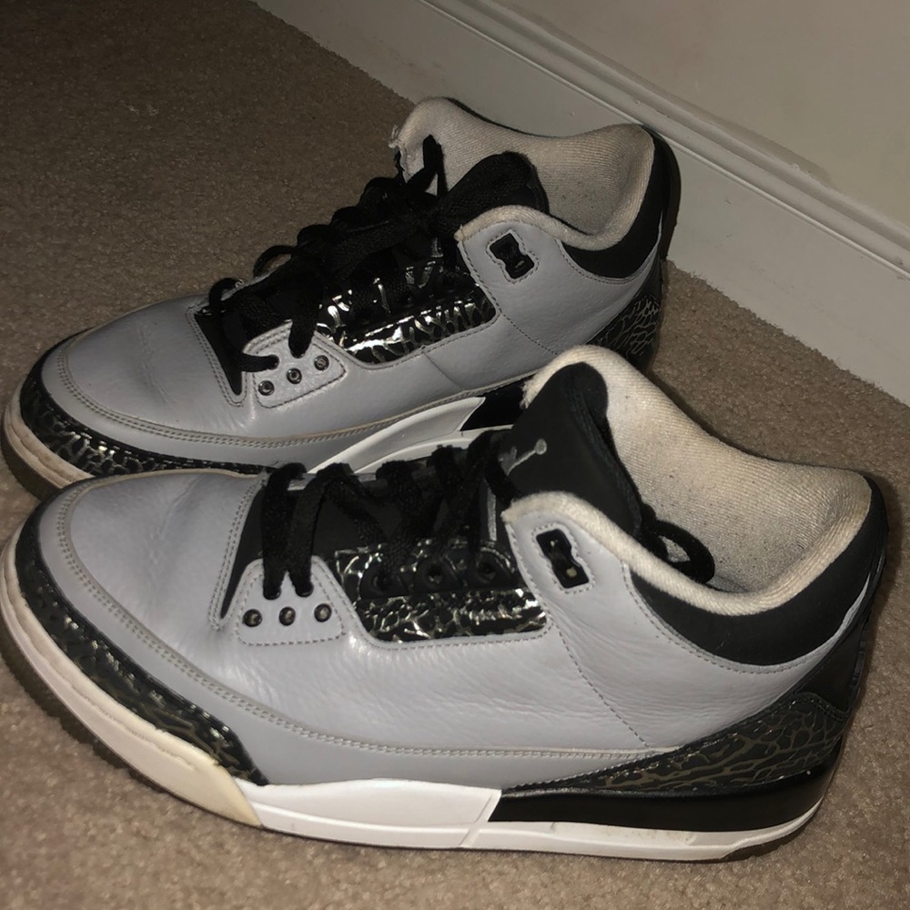 Jordan grey and black 3’s